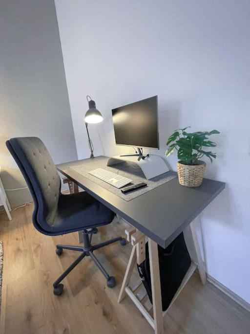 Modern Cozy Apt. -With 2 Tv, Netflix And Work Desk Έσσεν Εξωτερικό φωτογραφία